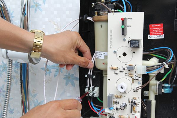 sửa máy nước nóng tại nhà